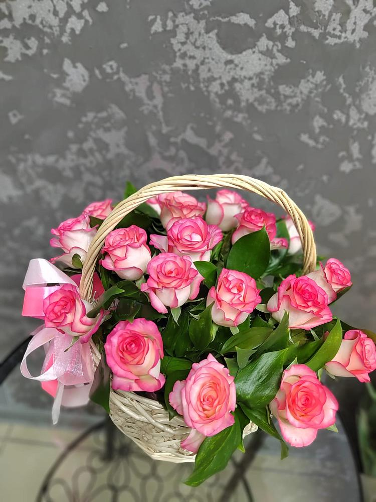 Цветочная композиция из Розы в корзине в Менделеево
