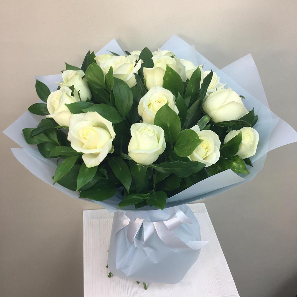 Букет 15 Белых роз Проуд в Менделеево