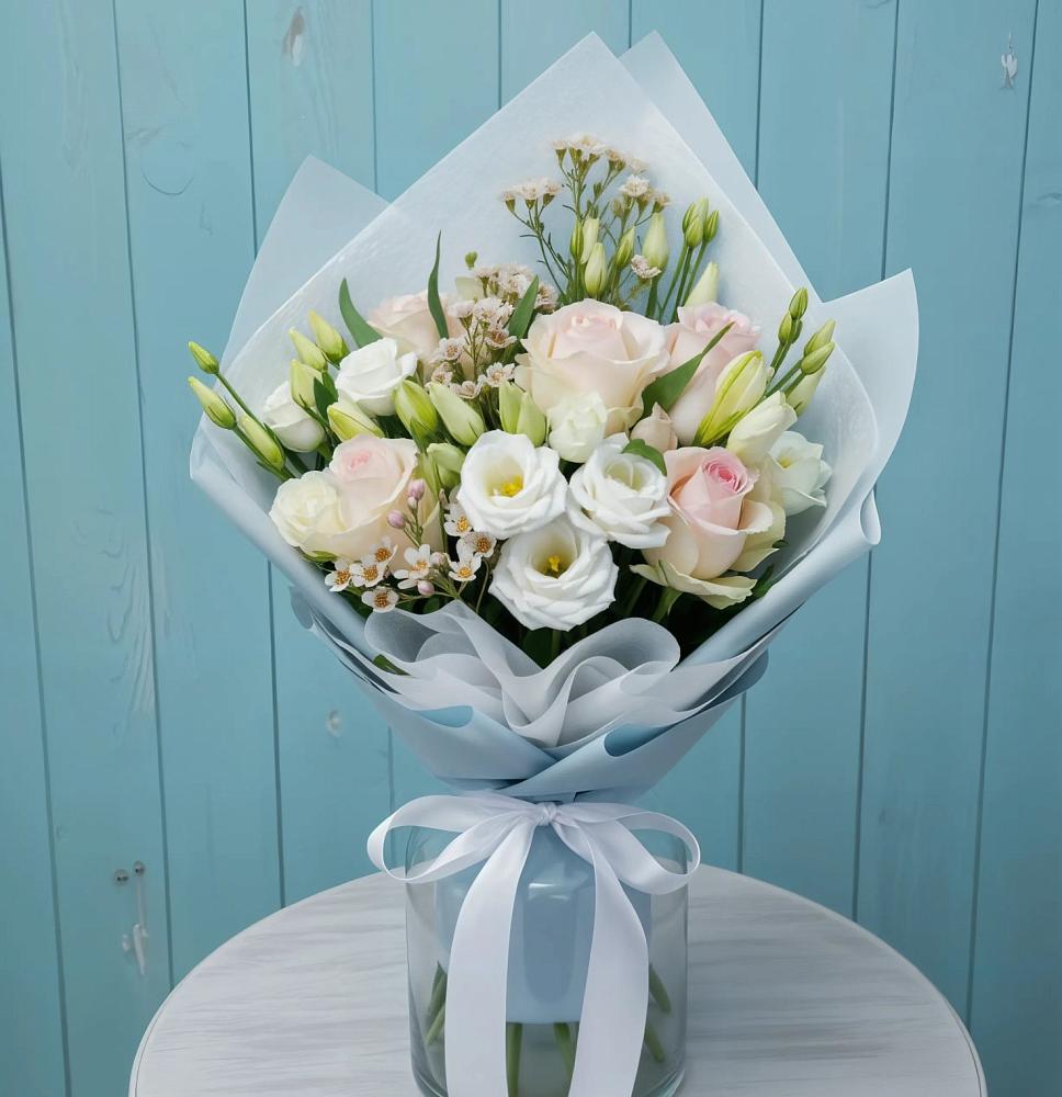 Букет цветов из: Розы и Лизиантусы в Менделеево