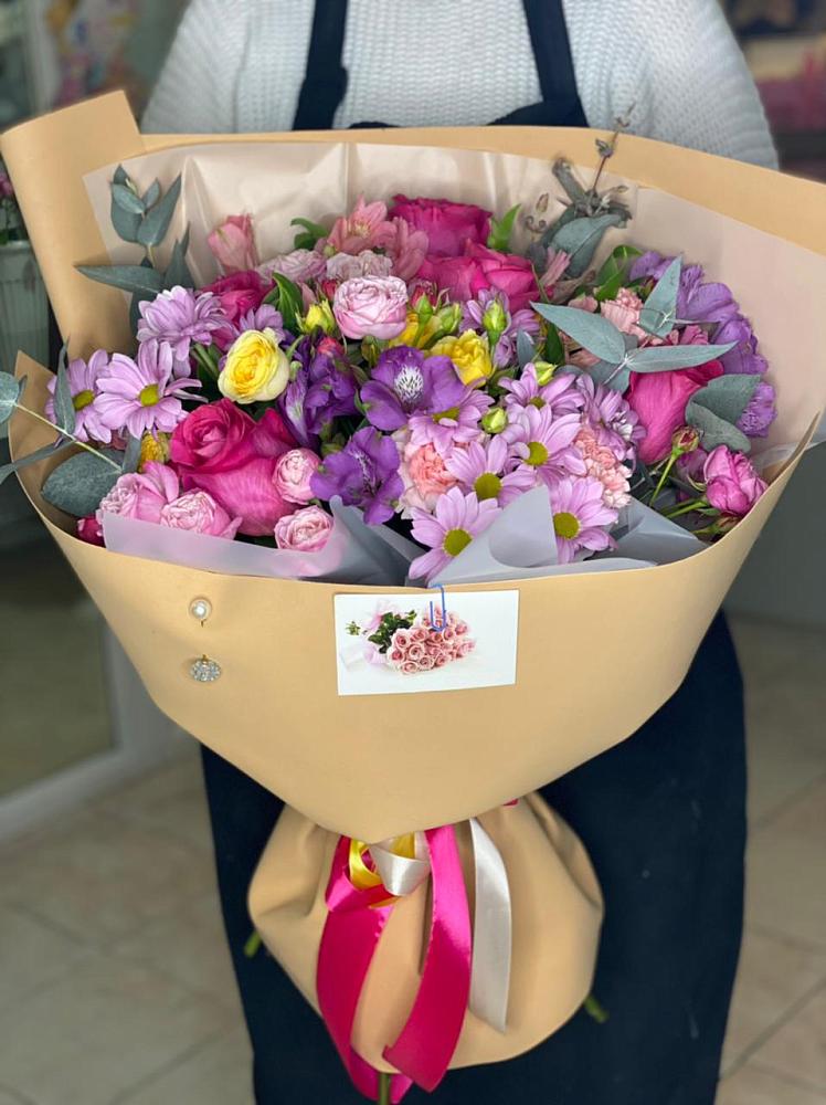 Букет цветов из: Хризантемы, Гвоздики и Альстромерии в Менделеево