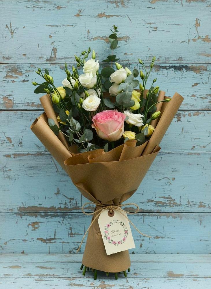 Букет цветов из: Розы и Лизиантусы в Менделеево