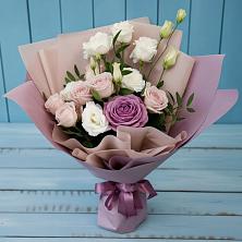 Букет цветов из:  Розы и Лизиантусы в Менделеево
