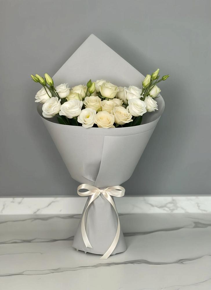 Букет цветов из: Розы и Лизиантусы в Менделеево