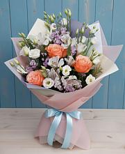 Букет цветов из:  Лизиантусы, Розы, Альстромерии и Гипсофила в Менделеево