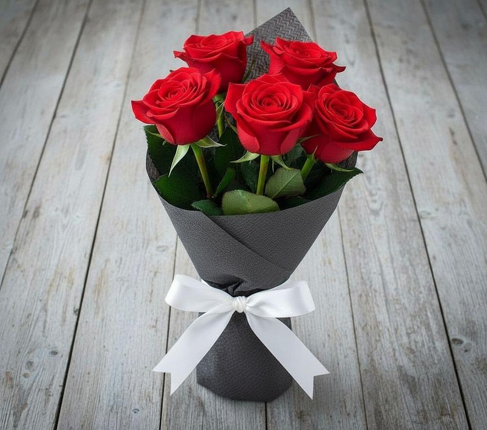 Букет 5 Красных роз Эдлесс Лав в Менделеево