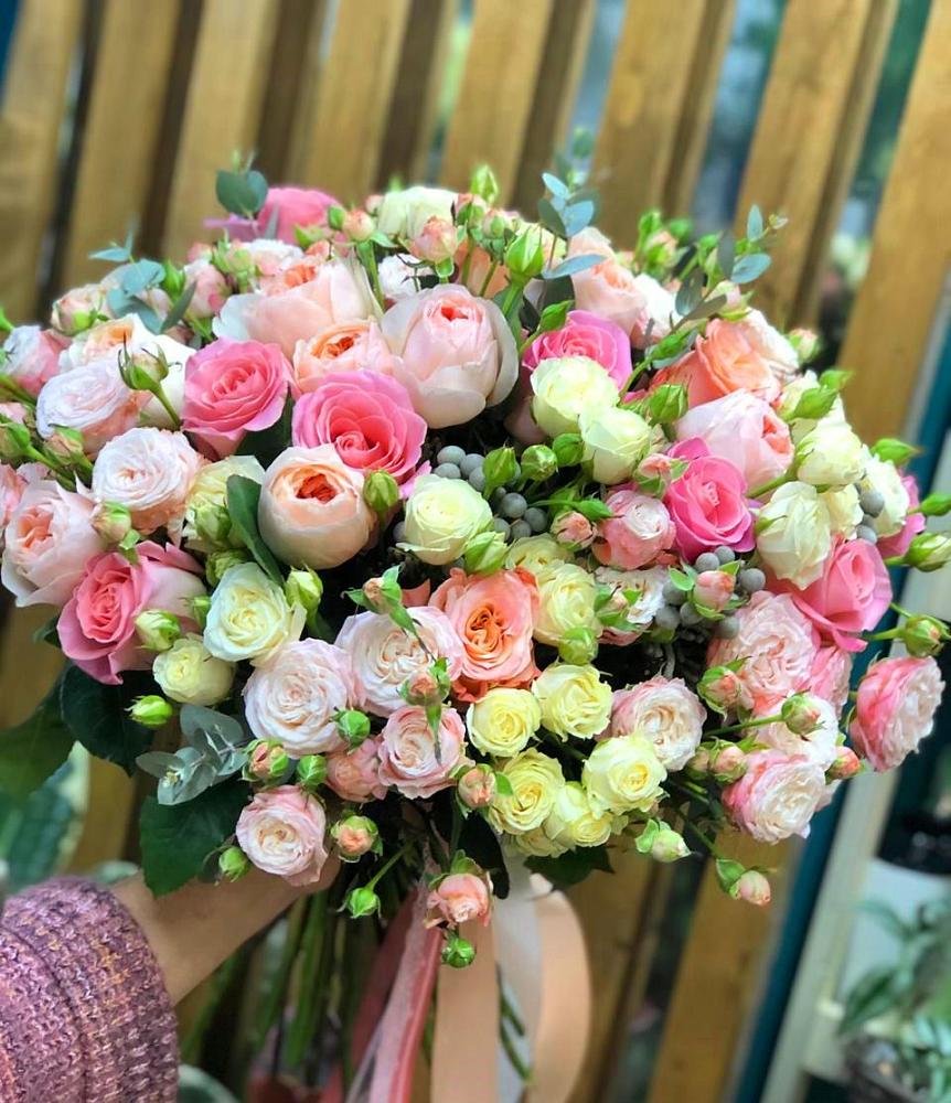 Букет цветов из: Розы в Менделеево