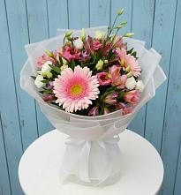 Букет цветов из:  Герберы, Альстромерии и Лизиантусы в Менделеево
