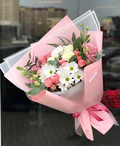 Букет цветов из: Розы, Лизиантусы и Хризантемы в Менделеево